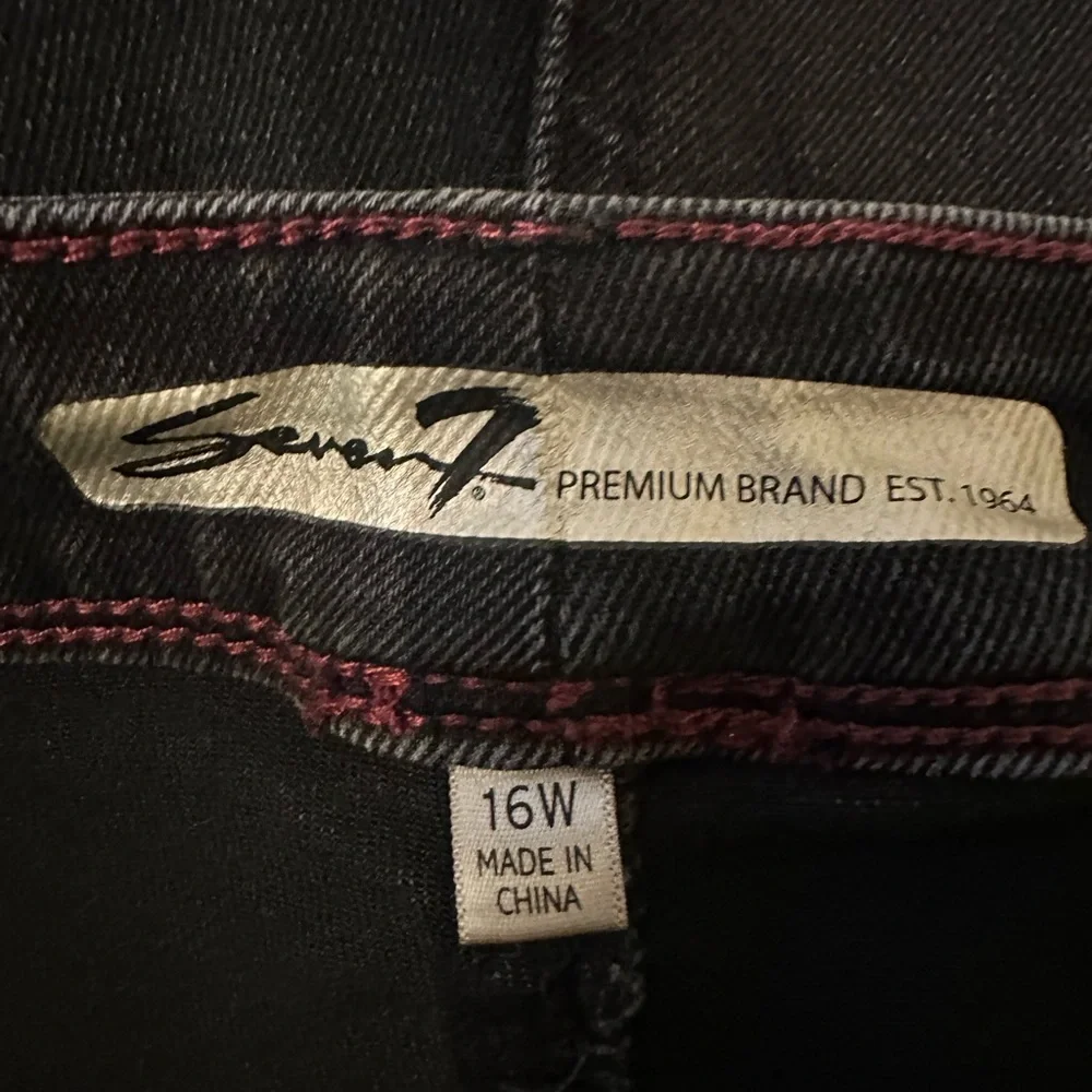 Seven high rise skinny easy fit. Size 16W. With zipper ankle - Picture 4 of 4